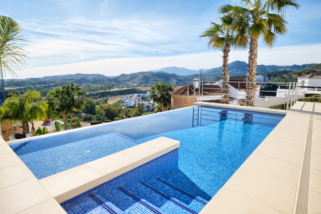 Villa in Benahavis — Ref. V4599