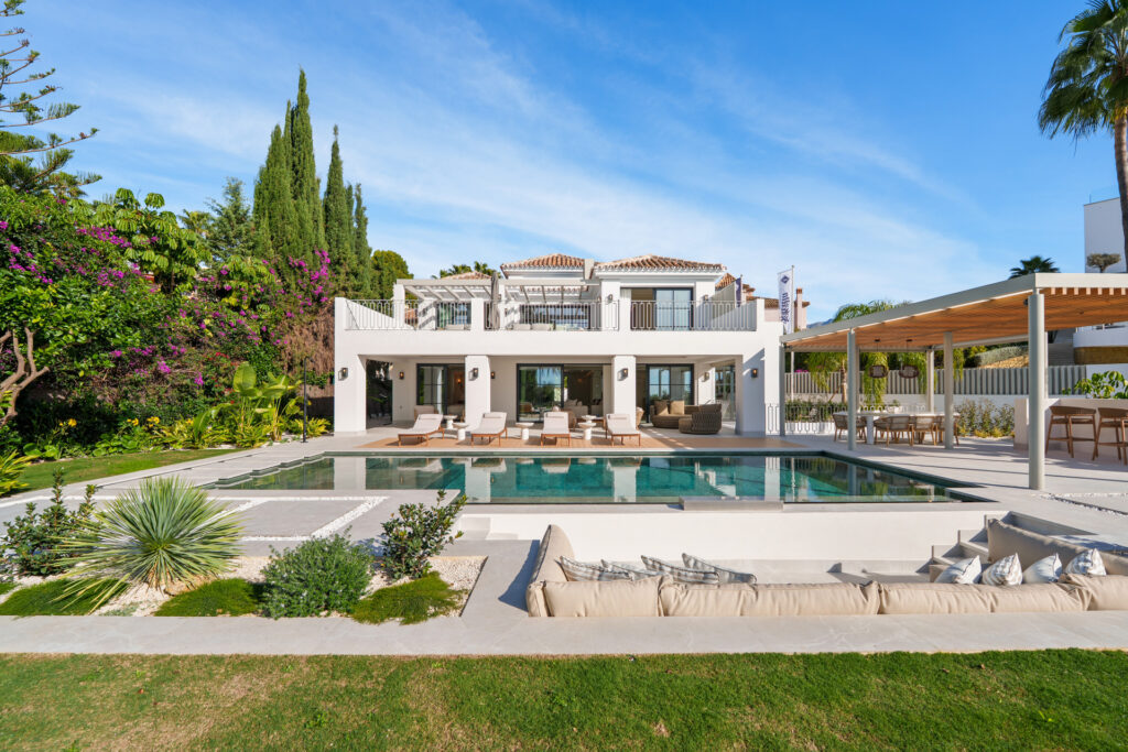 Villa in Benahavis — Ref. V5458