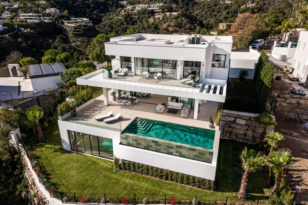 Villa in Benahavis — Ref. V6214P