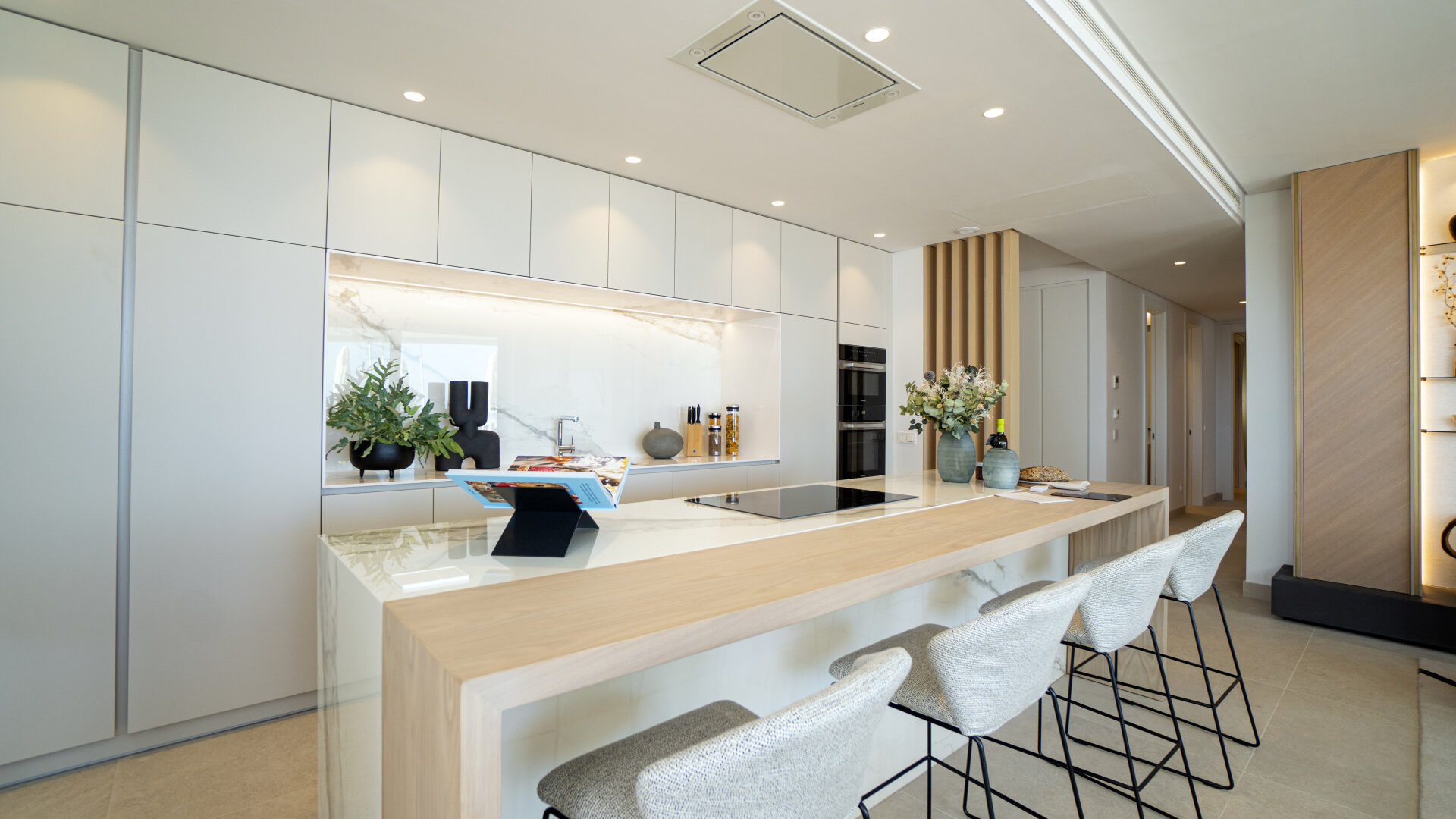 Apartment in Benahavis — Ref. A3682P